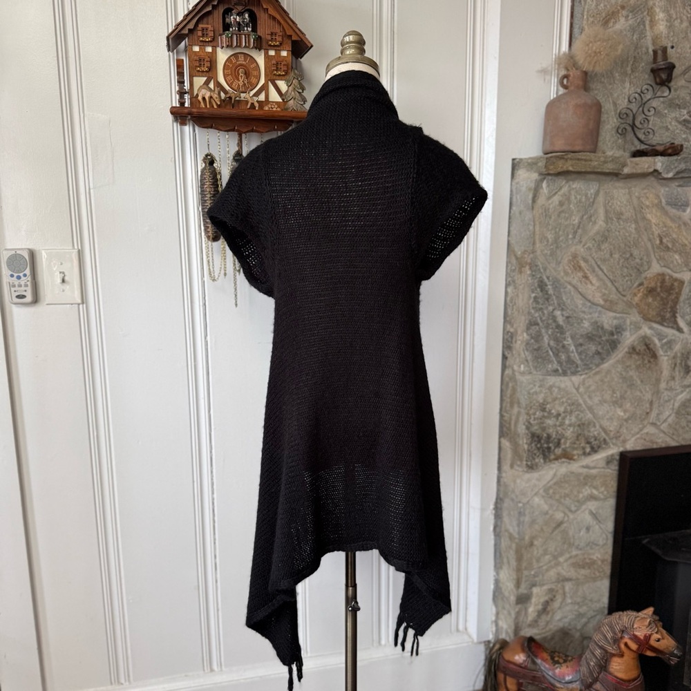 Short Sleeve Black Knit Fringe Shawl Sweater Small - Picture 5 of 5
